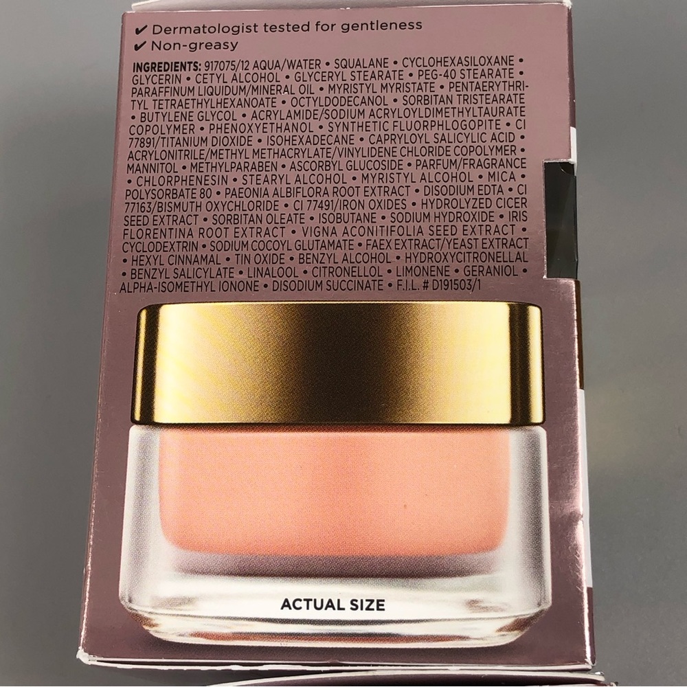 L’Oréal Paris Age Perfect Face Moisturizer and L’Oréal Paris Eye Make Remover - Picture 9 of 13